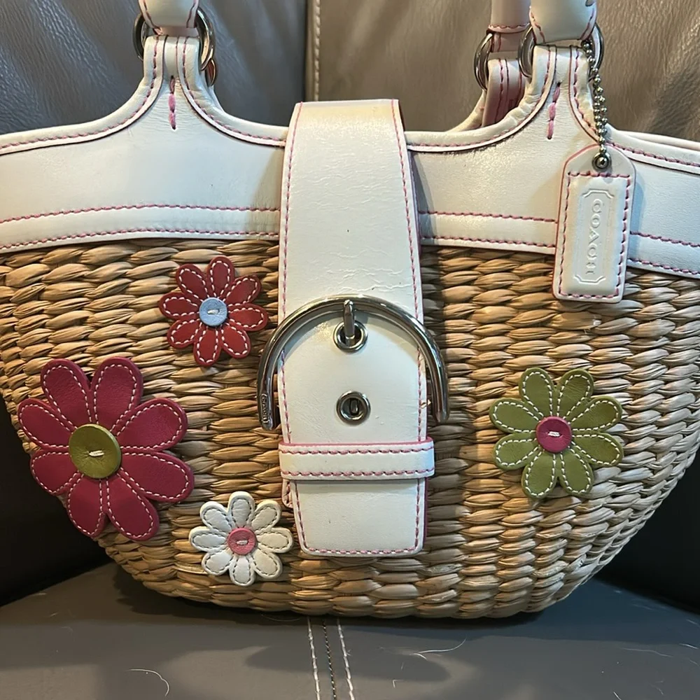 Vintage Y2K Rare Coach straw leather floral hand bag. Pristine condition - Picture 2 of 6